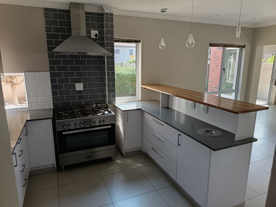 To Let 3 Bedroom Property for Rent in Somerton Estate Free State